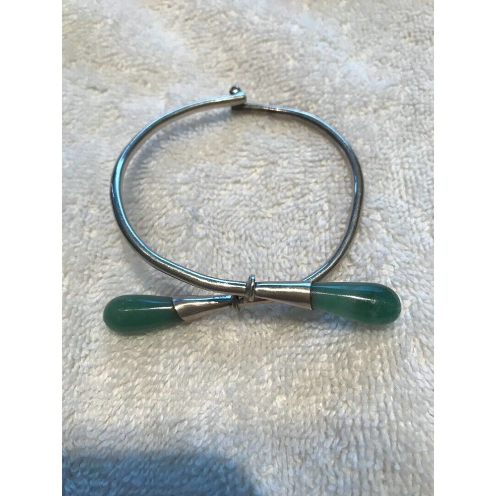 Vintage cuff bracelet sterling silver mexico hinged bypass green jade finial